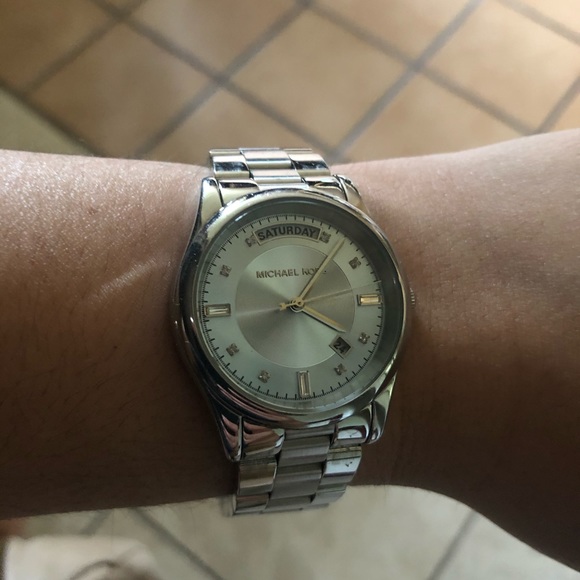 Michael Kors Watch - Picture 2 of 4